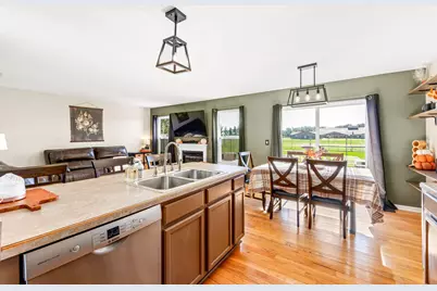 1400  Hunters Ridge Dr #124, Genoa City, WI 53128 - Photo 15