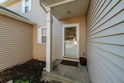 1400  Hunters Ridge Dr #124, Genoa City, WI 53128 - Photo 3