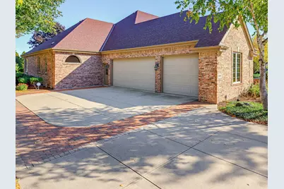 8434 S Fountain Ct, Franklin, WI 53132 - Photo 5