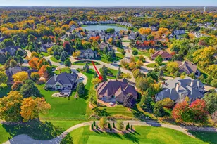 8434 S Fountain Ct, Franklin, WI 53132 - Photo 9