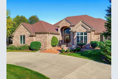 8434 S Fountain Ct, Franklin, WI 53132 - Photo 3