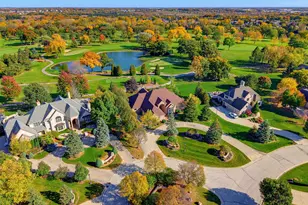 8434 S Fountain Ct, Franklin, WI 53132 - Photo 1