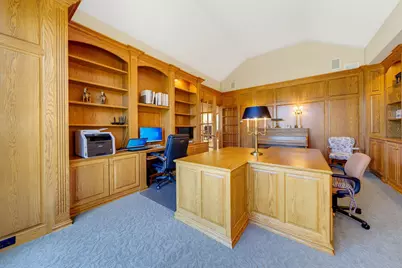 8434 S Fountain Ct, Franklin, WI 53132 - Photo 17