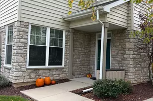 N16W26532 Meadowgrass Cir, Pewaukee, WI 53072 - Photo 1