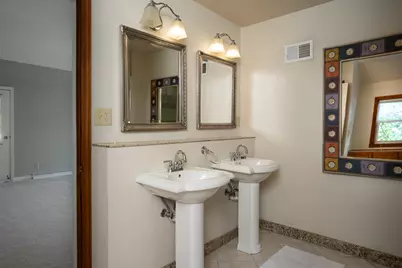 2630 N 88th St, Wauwatosa, WI 53226 - Photo 23