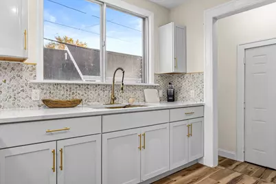 6017 N 37th St, Milwaukee, WI 53209 - Photo 11
