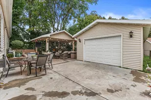 2213 Phillips Ave, Racine, WI 53403 - Photo 27