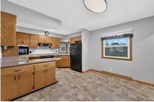1026 Montclair St, Racine, WI 53402 - Photo 5