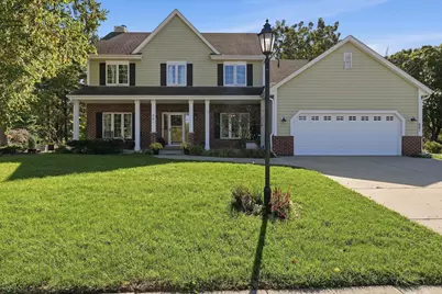 661  Cassie Lynn Ln, Oconomowoc, WI 53066 - Photo 1