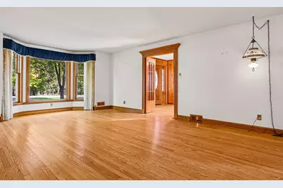 3307 W Hickory Rd, Mequon, WI 53092 - Photo 9