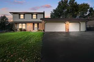 1700 Mohawk Ln, Waukesha, WI 53186 - Photo 1