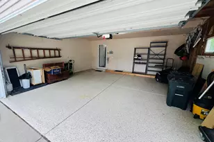 8815 S Castle Ct, Franklin, WI 53132 - Photo 33
