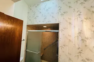 8815 S Castle Ct, Franklin, WI 53132 - Photo 21