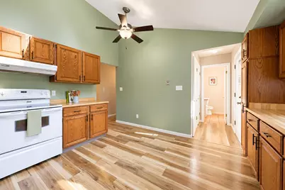 12123 W Diane Dr, Wauwatosa, WI 53226 - Photo 13