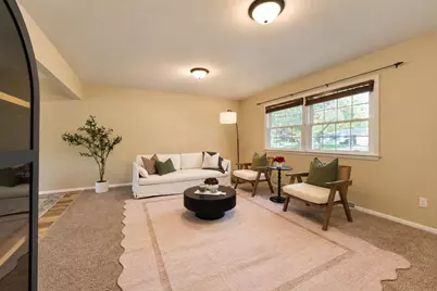 12123 W Diane Dr, Wauwatosa, WI 53226 - Photo 5