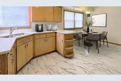 8300 W Marion St, Milwaukee, WI 53222 - Photo 5