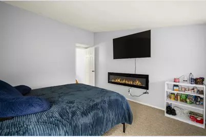 1434  Big Bend Rd #H, Waukesha, WI 53189 - Photo 7