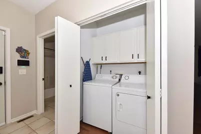 339 W Vine St, Milwaukee, WI 53212 - Photo 25