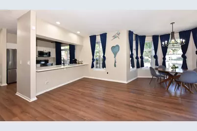 339 W Vine St, Milwaukee, WI 53212 - Photo 9