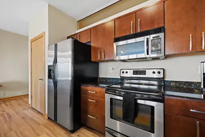 601 E Ogden Ave #607, Milwaukee, WI 53202 - Photo 9