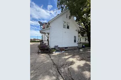 165 S Pine St, Burlington, WI 53105 - Photo 3