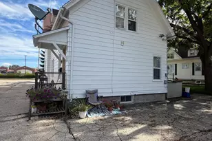 165 S Pine St, Burlington, WI 53105 - Photo 3