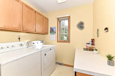 1426  Greenbrier Ln, Mequon, WI 53092 - Photo 23