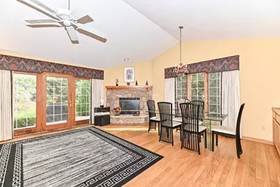 1426  Greenbrier Ln, Mequon, WI 53092 - Photo 9