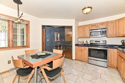 1426  Greenbrier Ln, Mequon, WI 53092 - Photo 7