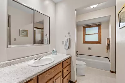 4824 N Parke Ridge Ln, Sheboygan, WI 53083 - Photo 11