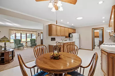 4824 N Parke Ridge Ln, Sheboygan, WI 53083 - Photo 5