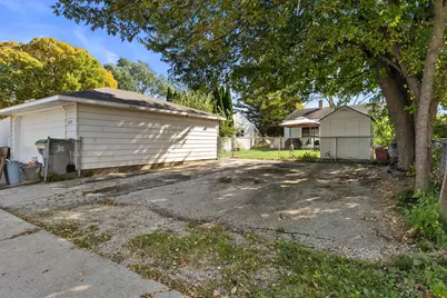 6210 W Morgan Ave, Milwaukee, WI 53220 - Photo 27