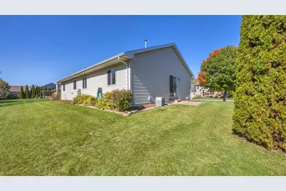 435  Birch Tree Ave, Cedar Grove, WI 53013 - Photo 5