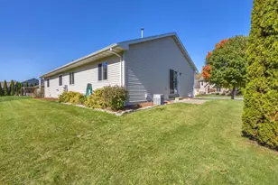 435 Birch Tree Ave, Cedar Grove, WI 53013 - Photo 5