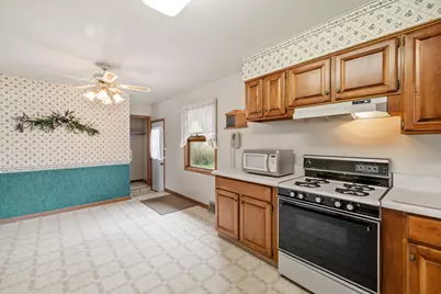 215 N 9th St, Oostburg, WI 53070 - Photo 11