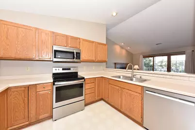 252  Bur Oak Ln #D, Grafton, WI 53024 - Photo 11