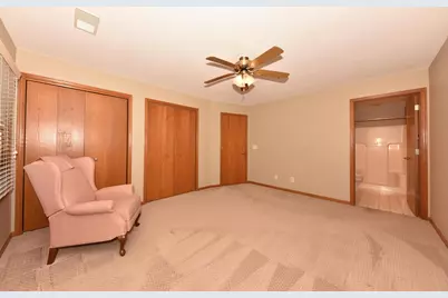 252  Bur Oak Ln #D, Grafton, WI 53024 - Photo 15