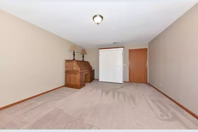 252  Bur Oak Ln #D, Grafton, WI 53024 - Photo 23