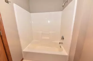 252 Bur Oak Ln, Grafton, WI 53024 - Photo 21