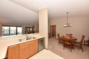 252 Bur Oak Ln, Grafton, WI 53024 - Photo 13