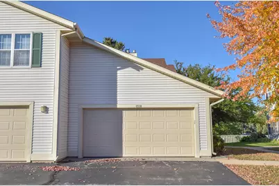 252  Bur Oak Ln #D, Grafton, WI 53024 - Photo 27