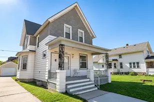 1047 W Washington St, West Bend, WI 53095 - Photo 1