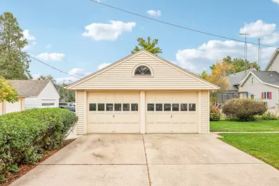 300  Edward St, Burlington, WI 53105 - Photo 5