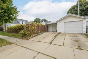 3476 S Brust Ave, Milwaukee, WI 53207 - Photo 23
