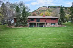 2197 Clinton Dr, Homer, MN 55987 - Photo 23