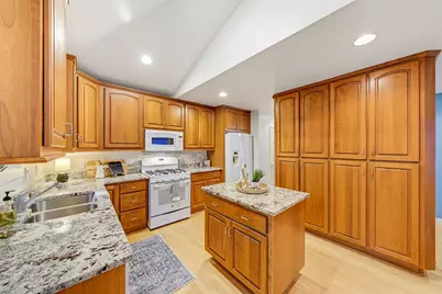 4436 N Frederick Ave #4438, Shorewood, WI 53211 - Photo 13