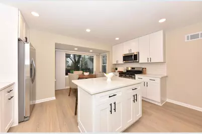 2463 N 85th St, Wauwatosa, WI 53226 - Photo 9