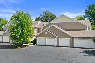 758 Bridlewood Dr, Hartford, WI 53027 - Photo 5