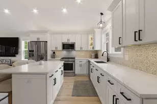 146 Elmhurst Ct, Williams Bay, WI 53191 - Photo 5