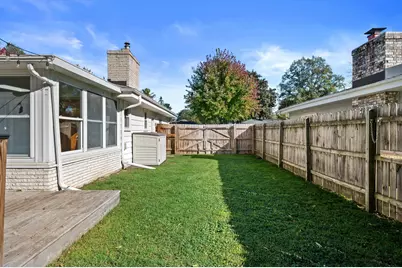 1916  Chapman Dr, Waukesha, WI 53189 - Photo 9